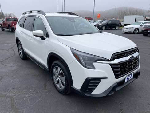 Used 2024 Subaru Ascent Premium w/ Convenience Package image 10