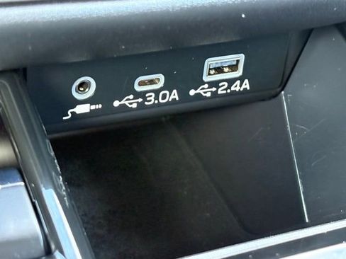 Used 2025 Subaru Outback Premium AWD/4WD image 15