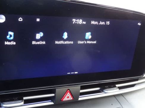 Used 2024 Hyundai Elantra SEL w/ Convenience Package FWD image 24