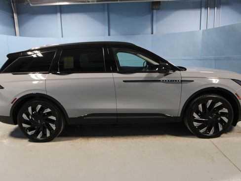 New 2026 Lincoln Nautilus Reserve w/ Jet Appearance Package image 39