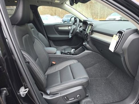 New 2026 Volvo XC40 B5 Plus w/ Climate Package AWD/4WD image 14