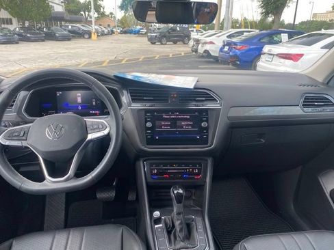 Used 2022 Volkswagen Tiguan SE FWD image 9