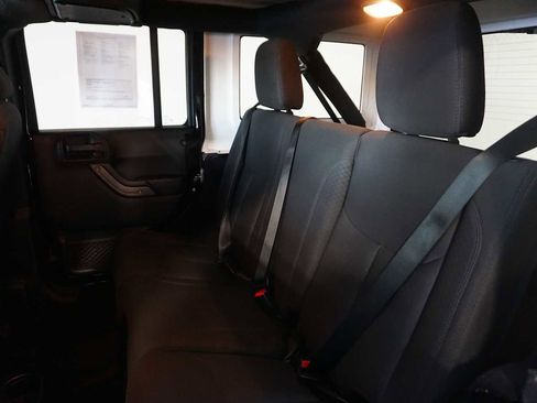 Used 2018 Jeep Wrangler Unlimited Sport S image 16