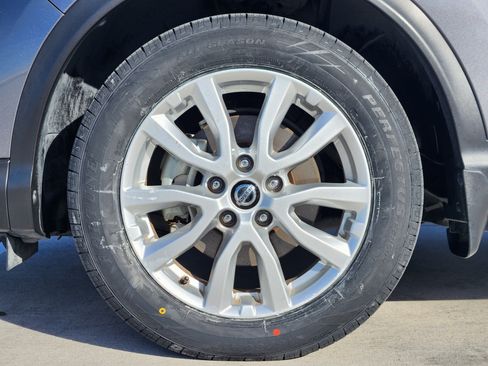 Used 2022 Nissan Rogue Sport SV image 11