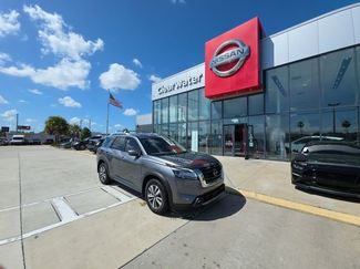Used 2022 Nissan Pathfinder SL video 1