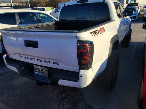 Used 2023 Toyota Tacoma TRD Off-Road w/ TRD Premium Off Road Package image 9