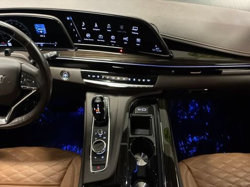Certified 2023 Cadillac Escalade Sport w/ LPO, ONYX Package AWD/4WD image 21