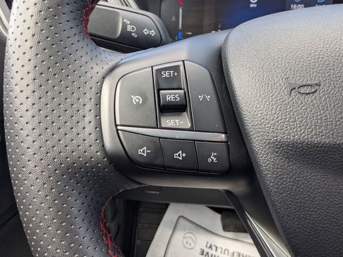 Used 2025 Ford Escape ST-Line Select AWD/4WD image 13