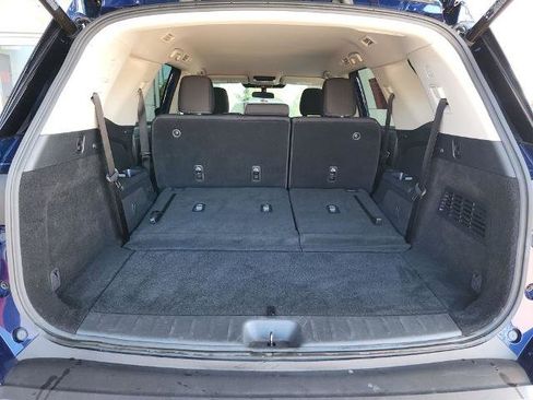 Certified 2025 Nissan Pathfinder SV image 13