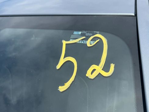 Used 2019 BMW 530e xDrive w/ Convenience Package image 34