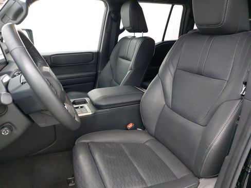 Used 2024 Toyota Land Cruiser image 5