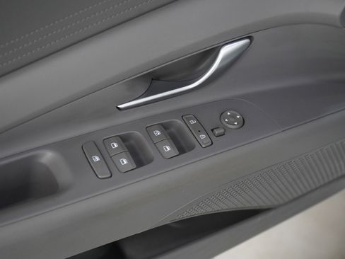 Used 2022 Hyundai Elantra SEL image 19