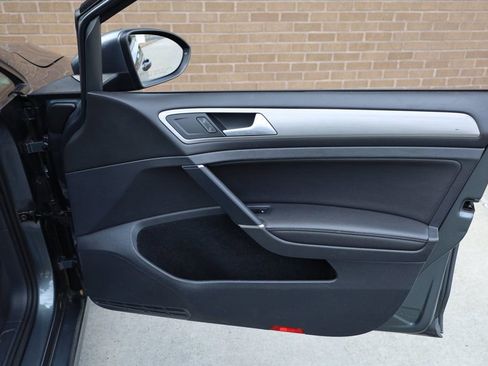 Used 2015 Volkswagen Golf S image 26