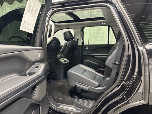 Used 2025 Lincoln Navigator Reserve image 45