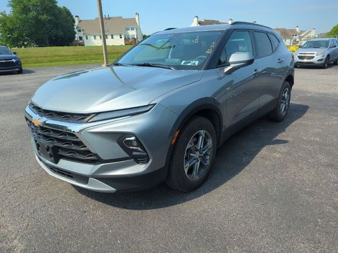 Used 2023 Chevrolet Blazer LT w/ Convenience Package AWD/4WD image 3