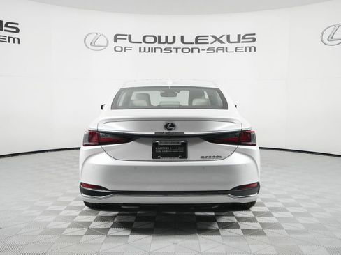 Certified 2023 Lexus ES 300h w/ Premium Package image 6