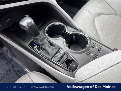 Used 2022 Toyota Camry XSE w/ Navigation Package image 16