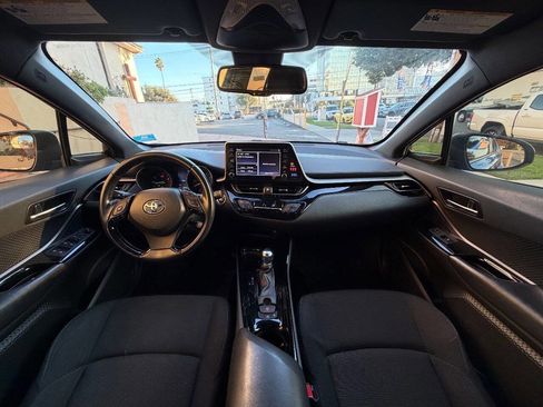 Used 2019 Toyota C-HR Limited image 9