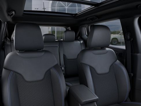 New 2025 Jeep Compass Latitude w/ Sun & Sound Group image 35