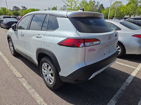 Used 2025 Toyota Corolla Cross L image 6