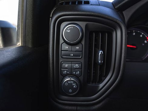 Used 2024 Chevrolet Silverado 2500 Custom w/ Custom Value Package image 7