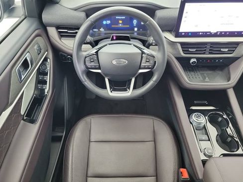 Used 2025 Ford Explorer Platinum w/ LUX Leather Package AWD/4WD image 19