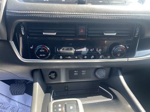 Used 2026 Nissan Rogue SL FWD image 25
