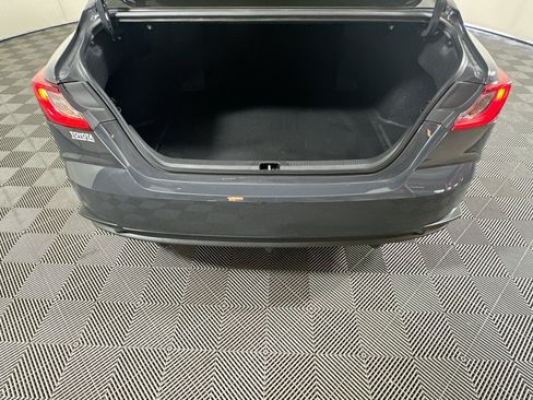 Used 2025 Toyota Camry SE FWD image 31