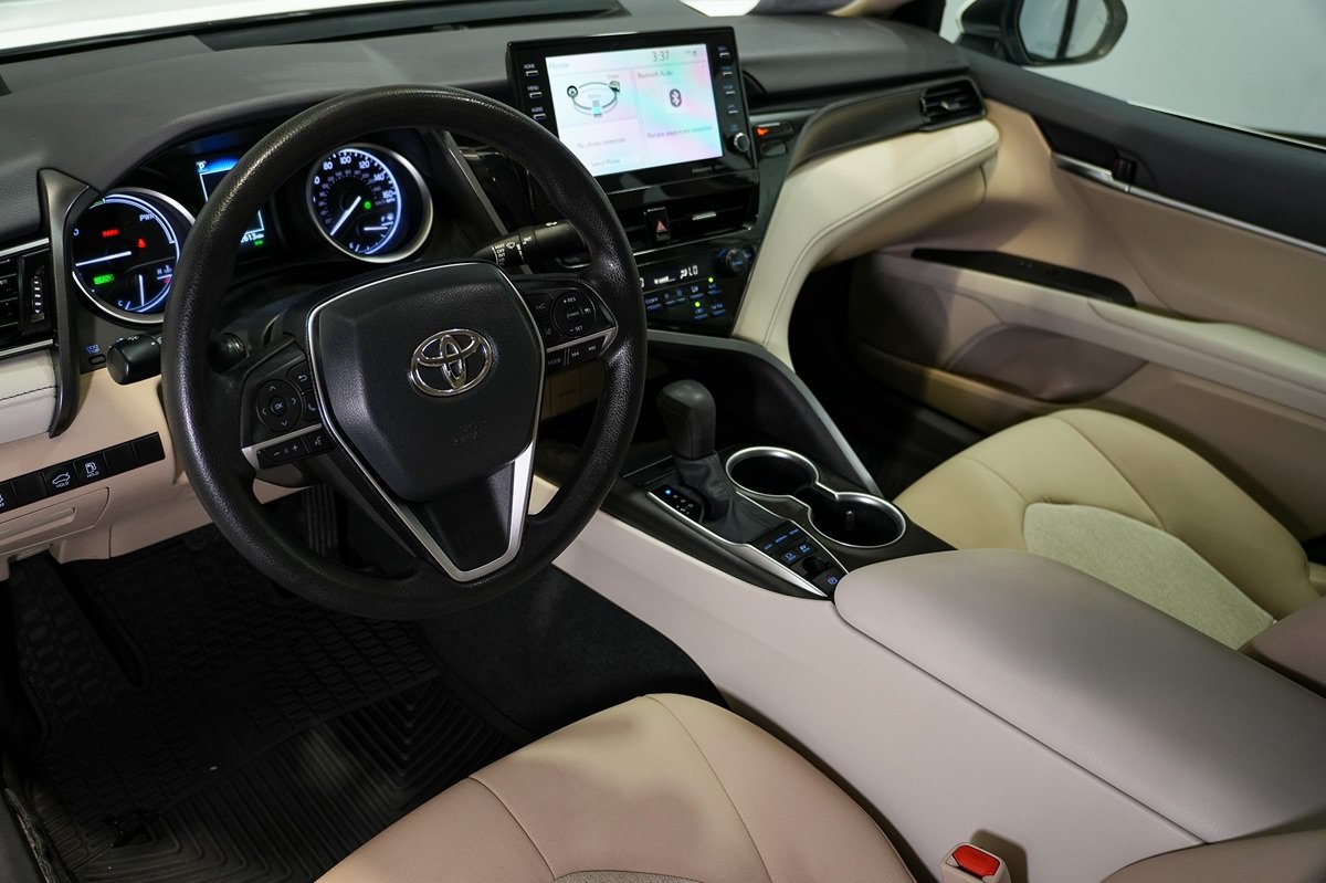 Used 2022 Toyota Camry LE w/ Audio Upgrade Package FWD image 11