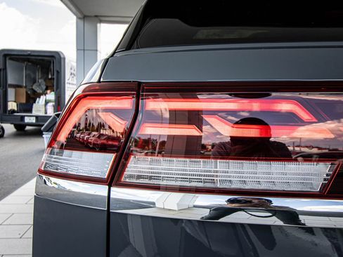 New 2026 Volkswagen Atlas Cross Sport SEL Premium R-Line AWD/4WD image 16