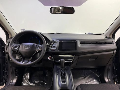 Used 2017 Honda HR-V EX image 9