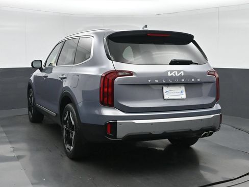 Used 2023 Kia Telluride S w/ S Sunroof Package FWD image 5