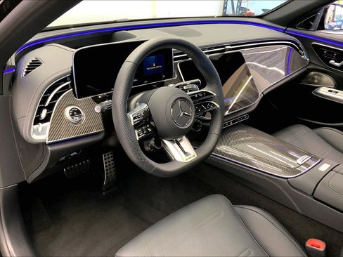 Used 2025 Mercedes-Benz E 53 AMG e 4MATIC Sedan image 3
