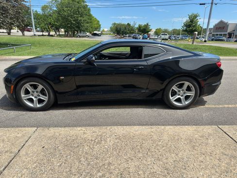 Used 2019 Chevrolet Camaro LT RWD image 7