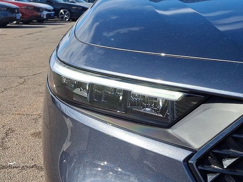 Used 2025 Honda Accord LX image 9