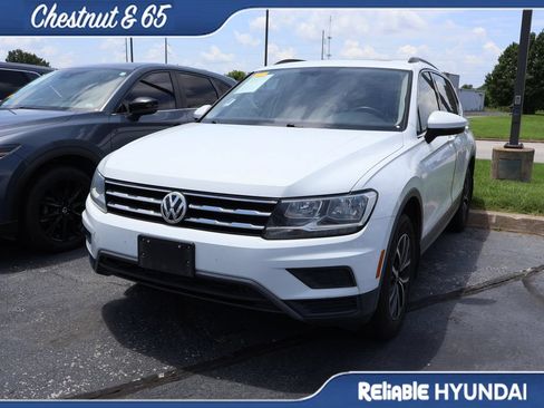 Used 2020 Volkswagen Tiguan SE w/ Panoramic Sunroof Package FWD image 10