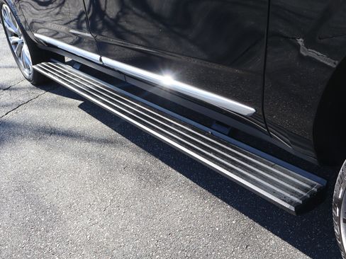 Used 2023 GMC Yukon XL Denali image 37