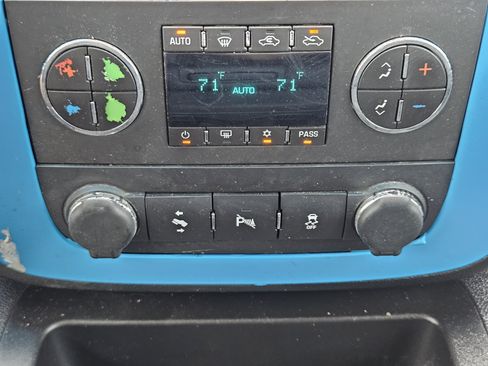 Used 2014 Chevrolet Silverado 2500 LTZ w/ LTZ Plus Package AWD/4WD image 20