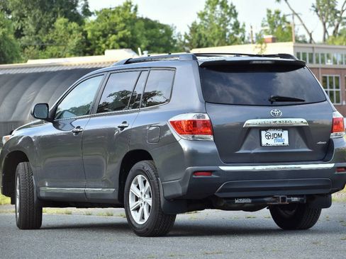 Used 2012 Toyota Highlander SE w/ Tow Pkg AWD/4WD image 7