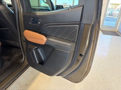 Used 2025 GMC Canyon AT4 w/ AT4 Premium Package image 42