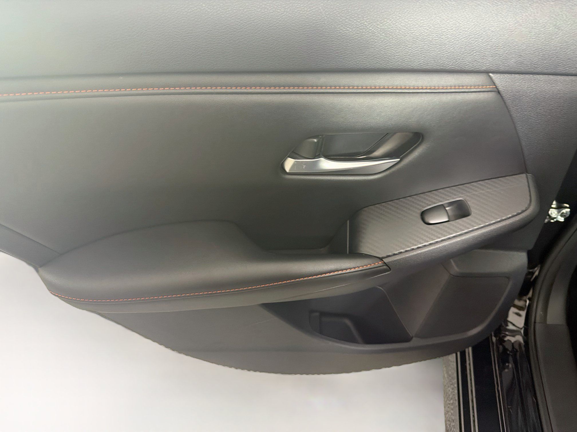 Used 2025 Nissan Sentra SR FWD image 24