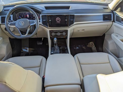 Certified 2022 Volkswagen Atlas SE image 14