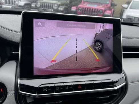 Certified 2022 Jeep Compass Limited image 26