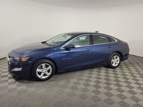 Used 2022 Chevrolet Malibu LT FWD image 2