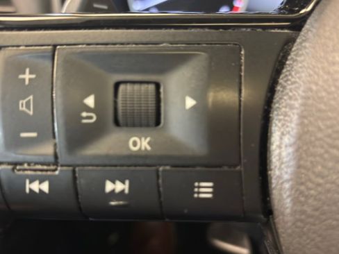 Used 2022 Nissan Rogue SL w/ SL Premium Package image 15