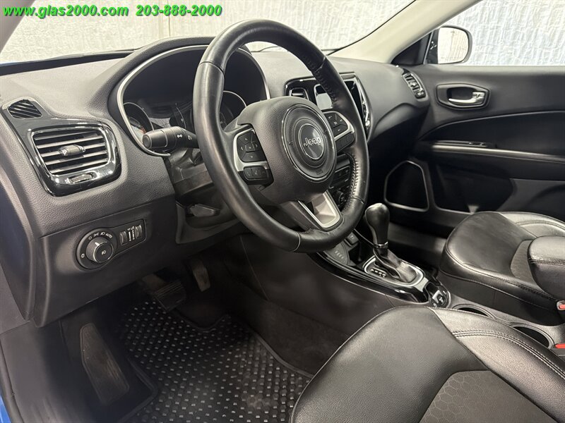 Used 2020 Jeep Compass Latitude AWD/4WD image 3