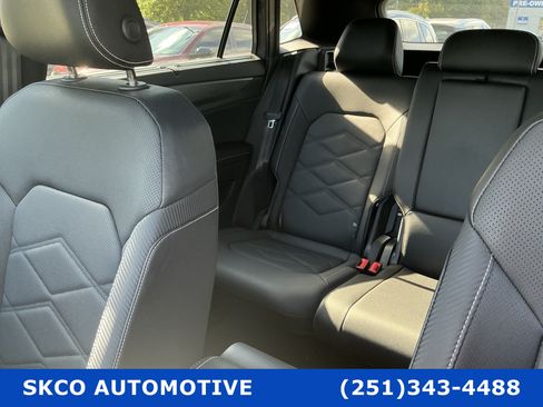 Used 2025 Volkswagen Atlas Cross Sport SE AWD/4WD image 27