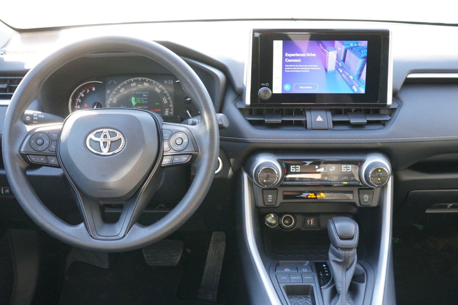 Used 2024 Toyota RAV4 XLE FWD image 24
