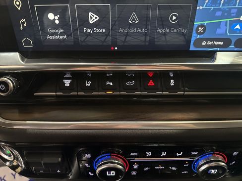 Used 2024 GMC Sierra 3500 SLT w/ SLT Convenience Package image 36