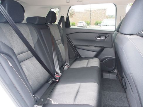 Used 2026 Nissan Rogue SV FWD image 12